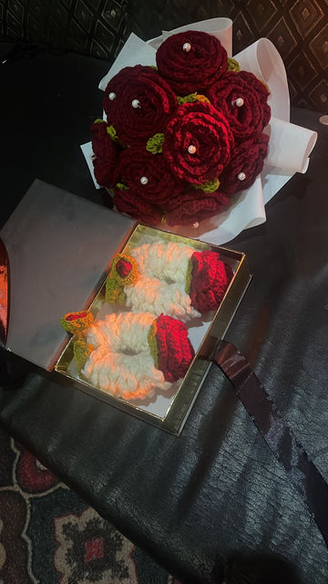 Loved craft 10 Roses Crochet Bouquet with Pearls &amp; Pair of Gajra Set in Gift Box