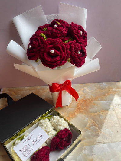 Rose Bouquet with pair of 2 gajra with Premium Box